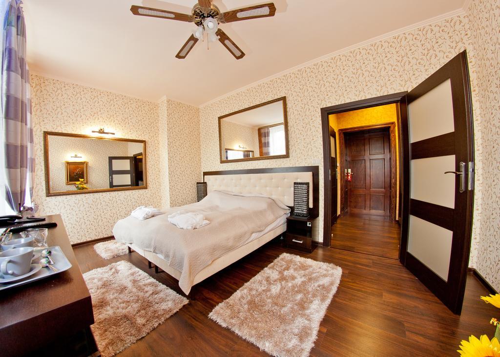 Palac Saturna Czeladź Chambre photo