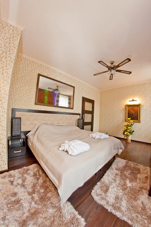 Palac Saturna Czeladź Extérieur photo