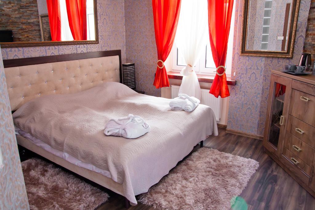 Palac Saturna Czeladź Extérieur photo