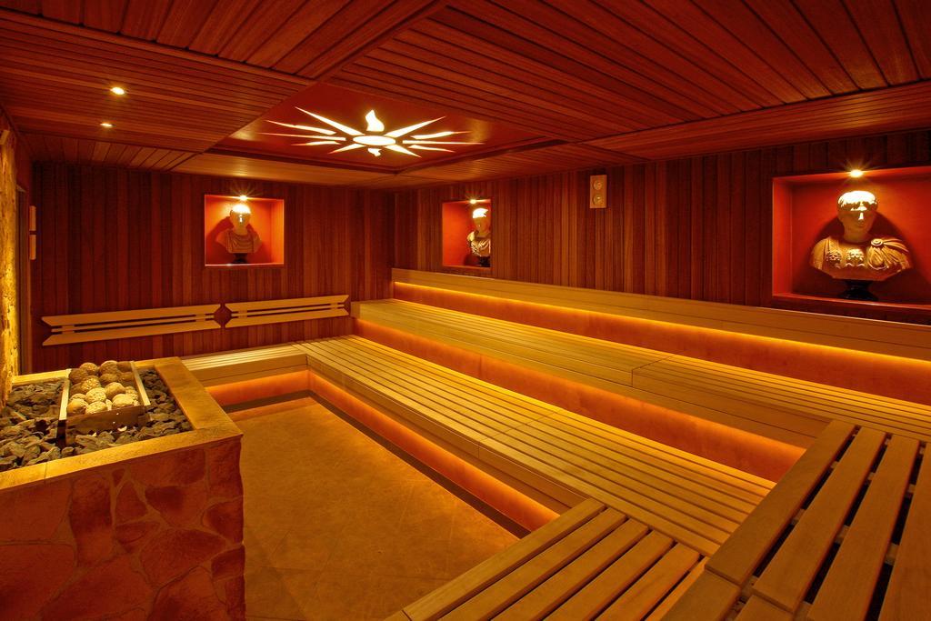 Palac Saturna Czeladź Extérieur photo