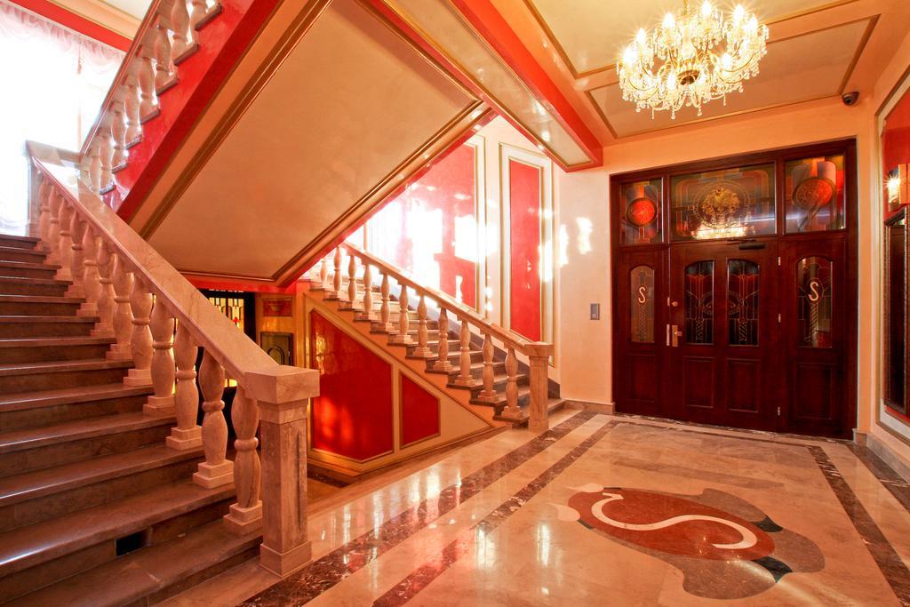 Palac Saturna Czeladź Extérieur photo