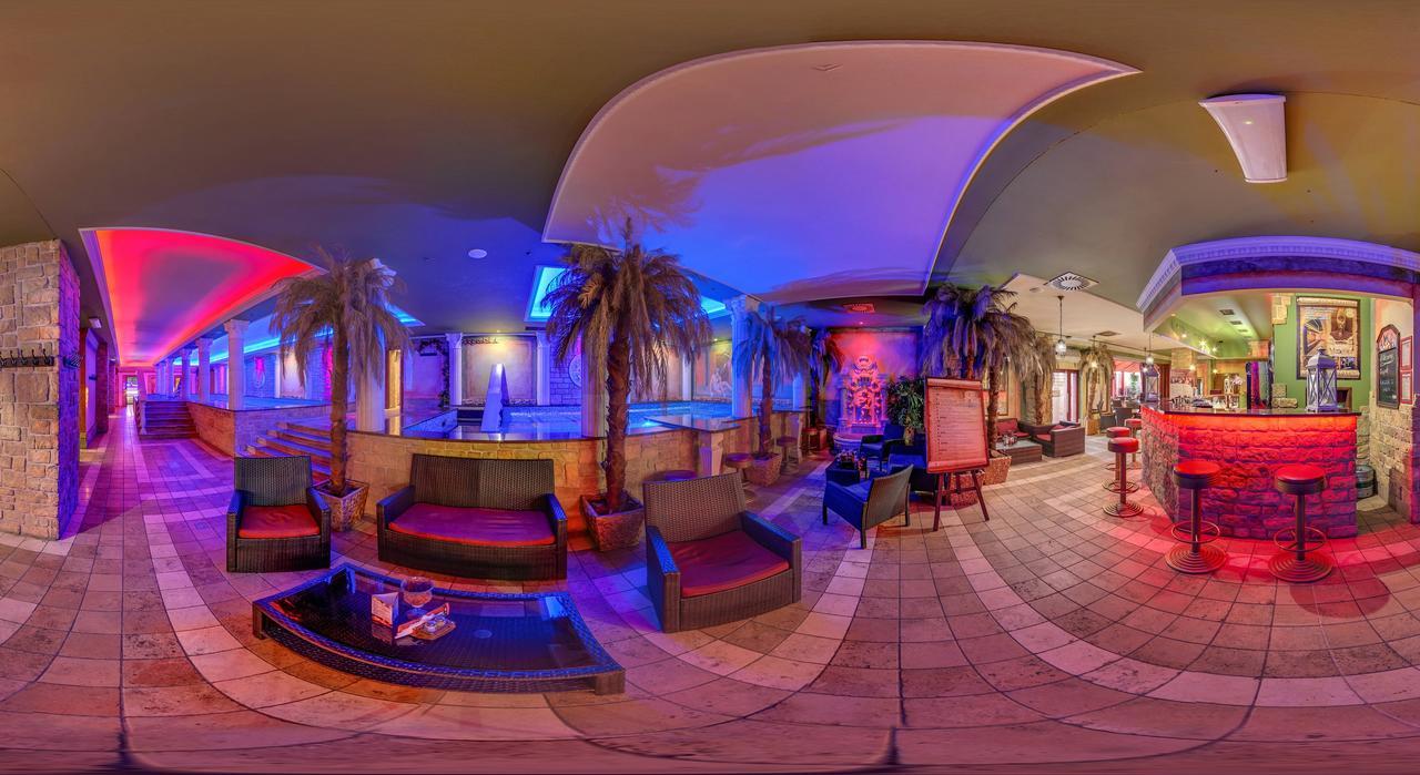 Palac Saturna Czeladź Extérieur photo